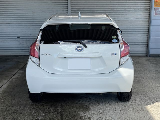 Toyota AQUA 2017-06 8510-4
