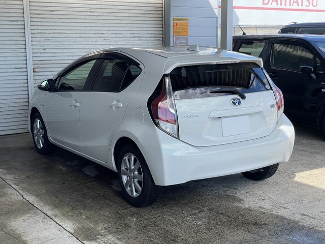 Toyota AQUA 2017-06 8510-3