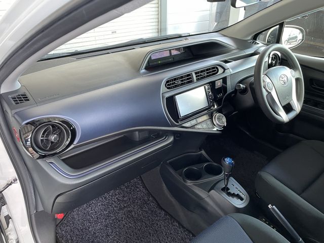 Toyota AQUA 2017-06 8510-23