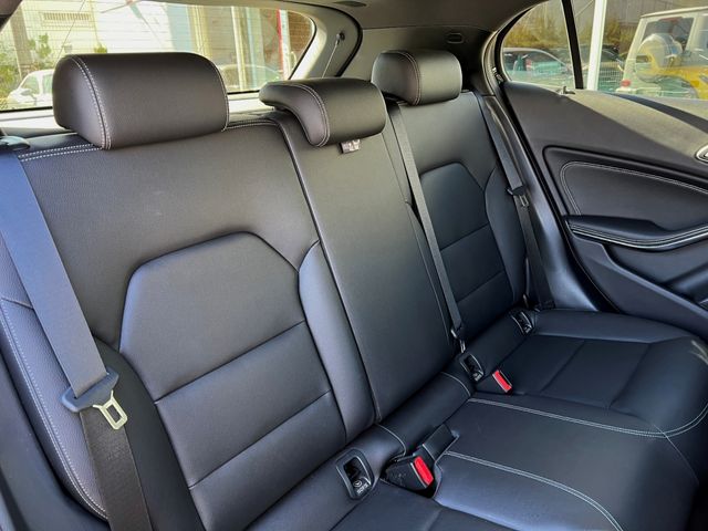 Mercedes Benz GLA-CLASS 2018-03 1849-14