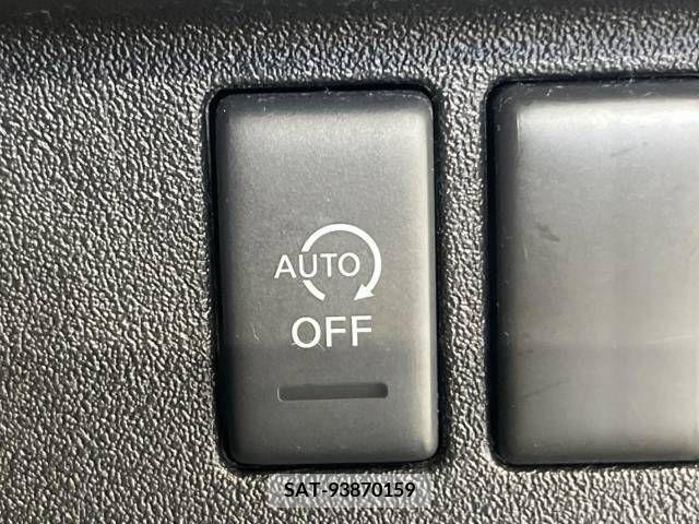Nissan MARCH 2013-10 377936-6