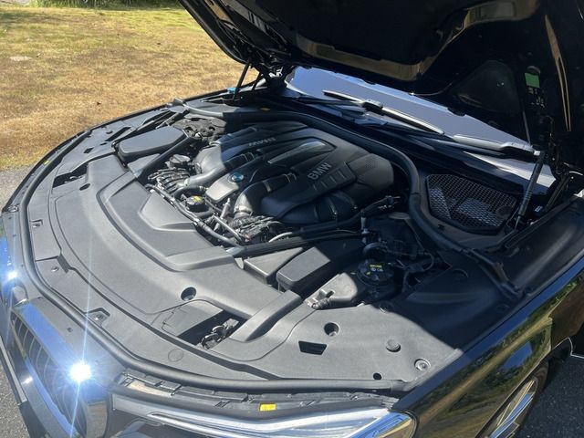 Bmw 7 SERIES 2016-03 6814-24