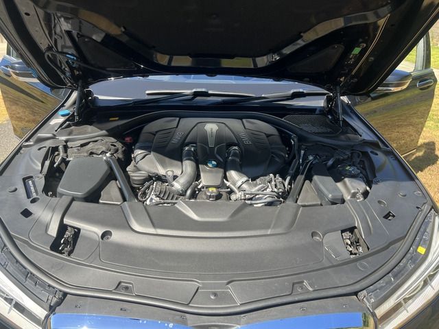 Bmw 7 SERIES 2016-03 6814-23