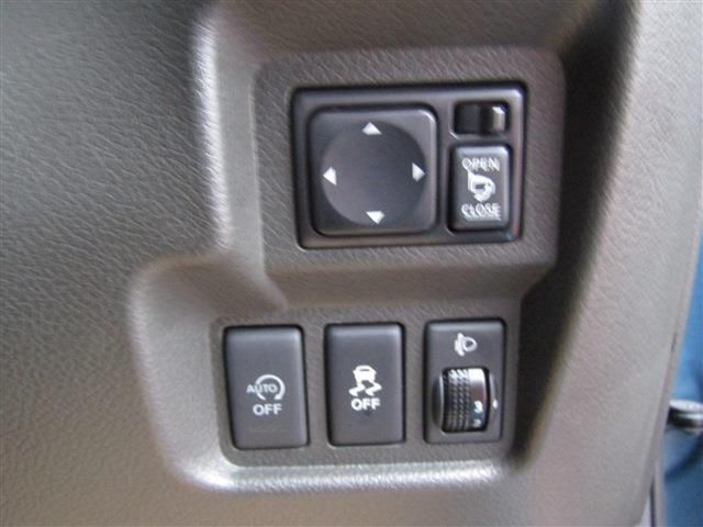 Nissan CUBE 2017-04 184046-4