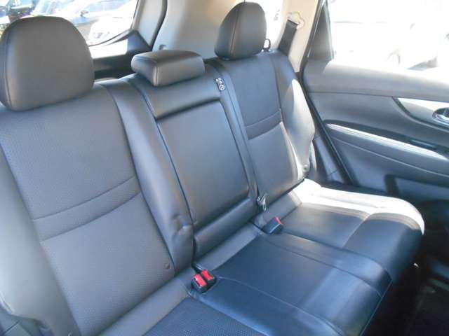 Nissan X-TRAIL 2015-11 186611-9