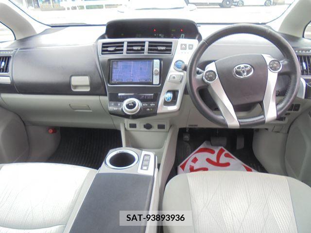 Toyota PRIUS ALPHA 2011-10 327519-1