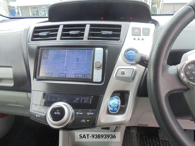 Toyota PRIUS ALPHA 2011-10 327519-8