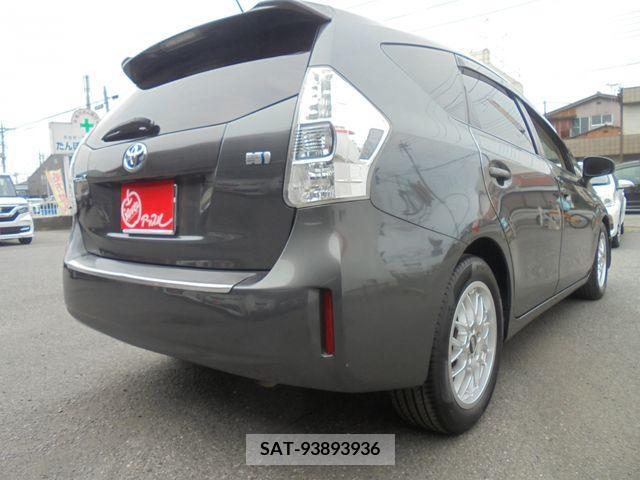 Toyota PRIUS ALPHA 2011-10 327519-4