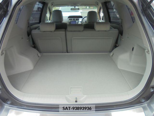 Toyota PRIUS ALPHA 2011-10 327519-7