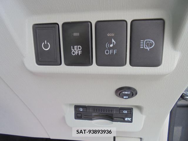 Toyota PRIUS ALPHA 2011-10 327519-11