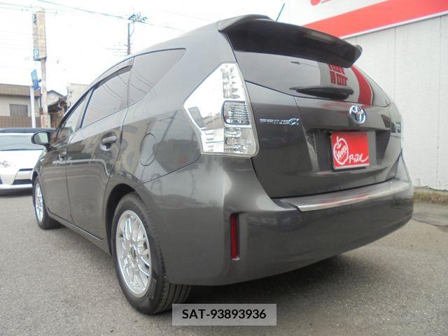 Toyota PRIUS ALPHA 2011-10 327519-2