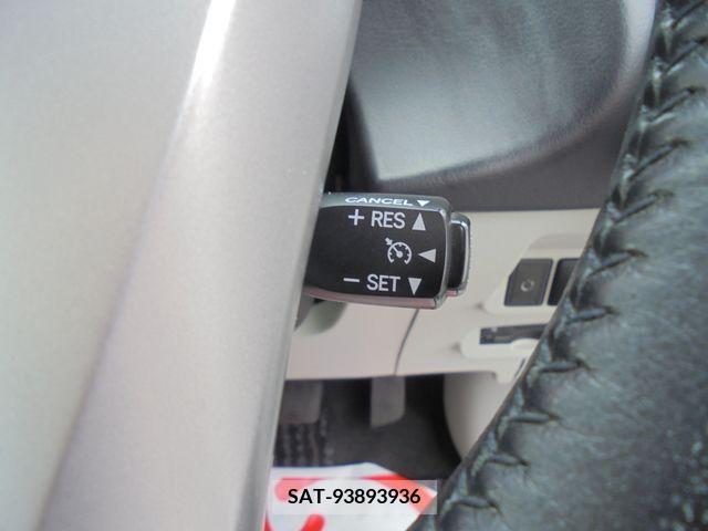 Toyota PRIUS ALPHA 2011-10 327519-10