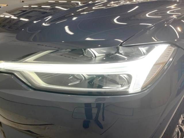 Volvo XC60 2020-04 17323-12