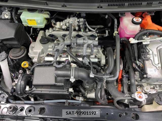 Toyota AQUA 2017-03 204643-18