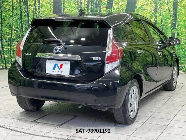 Toyota AQUA 2017-03 204643-17