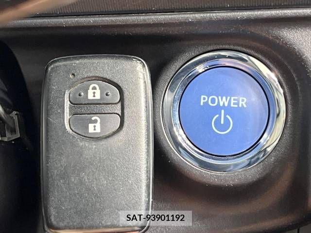 Toyota AQUA 2017-03 204643-7