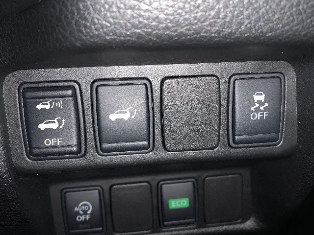 Nissan X-TRAIL 2015-03 12553-11