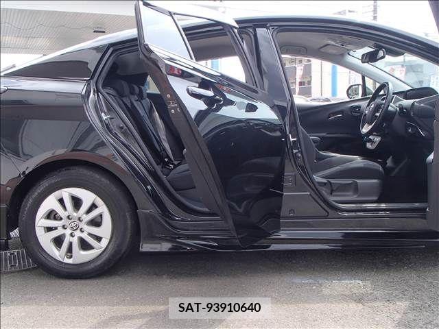 Toyota PRIUS 2017-09 281870-3