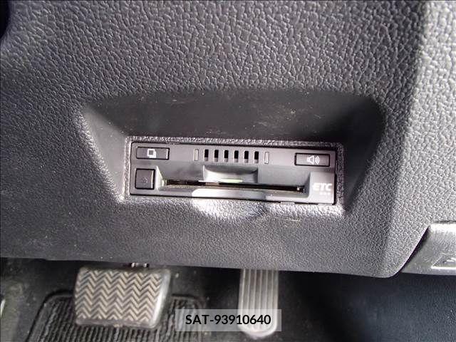 Toyota PRIUS 2017-09 281870-15