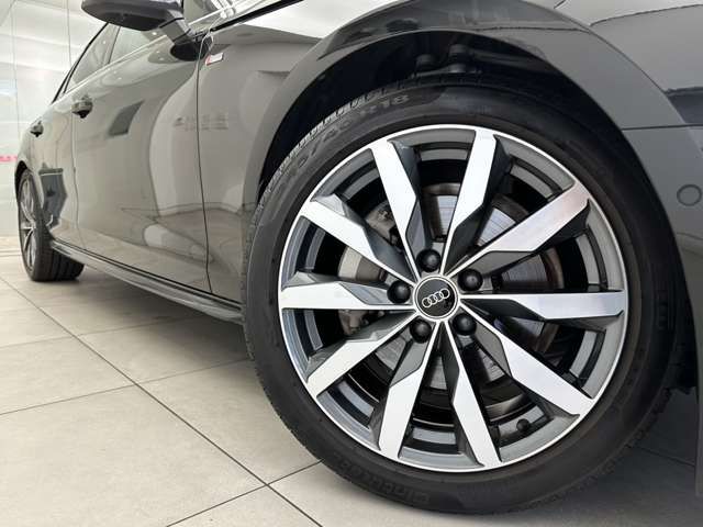 Audi A4 2021-10 181875-6