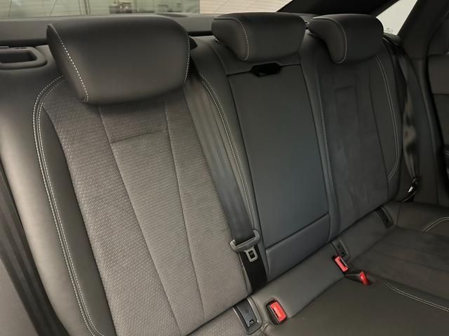 Audi A4 2021-10 181875-15