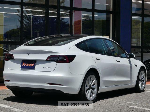 Tesla MODEL 3 2022-02 334883-1