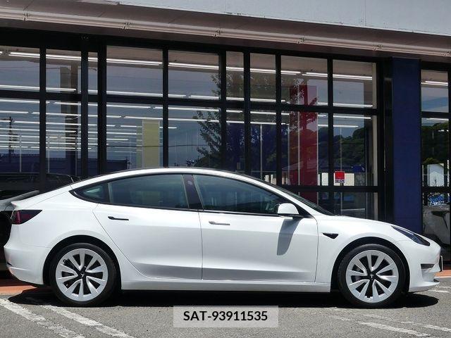 Tesla MODEL 3 2022-02 334883-6