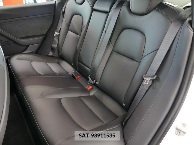 Tesla MODEL 3 2022-02 334883-18