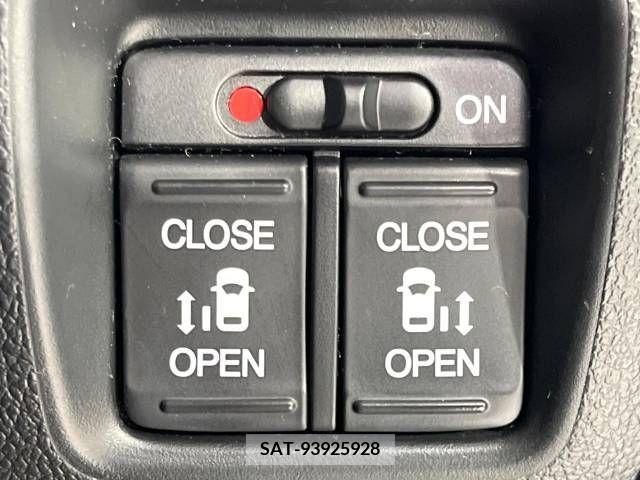 Honda N BOX CUSTOM 2015-04 241219-4
