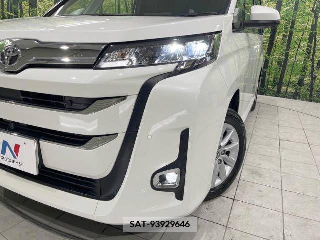 Toyota NOAH 2022-07 298096-13