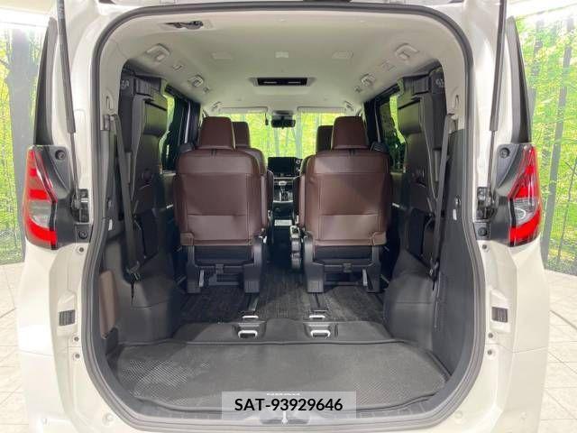 Toyota NOAH 2022-07 298096-11