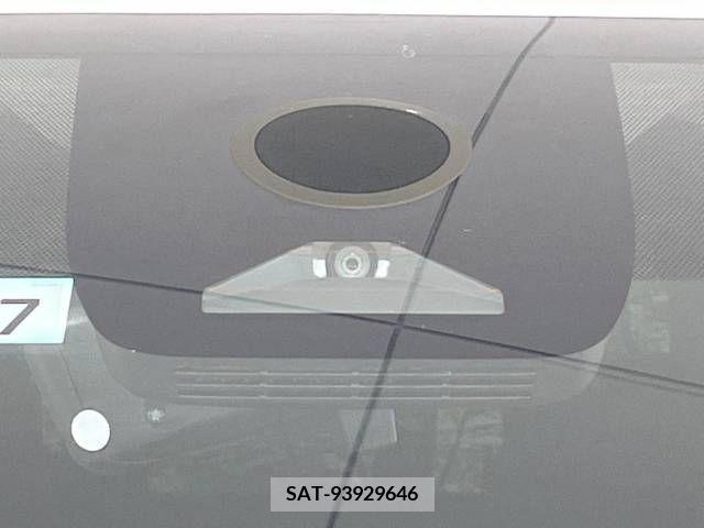 Toyota NOAH 2022-07 298096-3