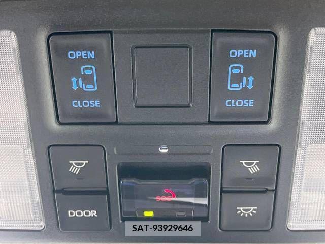 Toyota NOAH 2022-07 298096-2