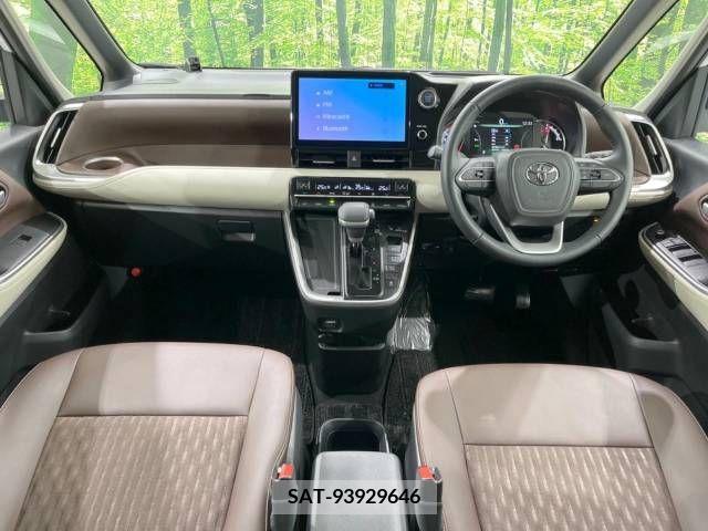 Toyota NOAH 2022-07 298096-1