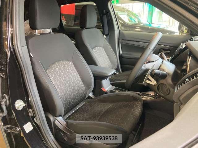 Mitsubishi RVR 2023-04 283872-3