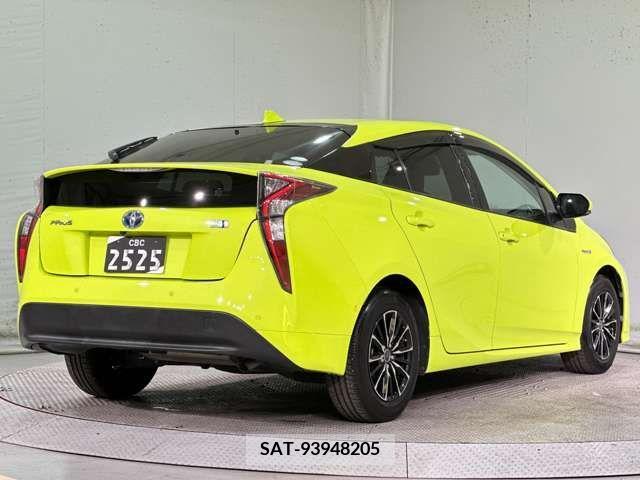 Toyota PRIUS 2016-12 236091-8