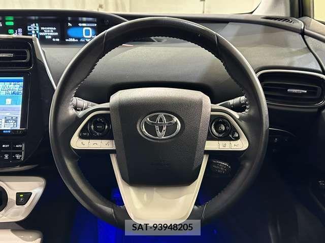 Toyota PRIUS 2016-12 236091-13