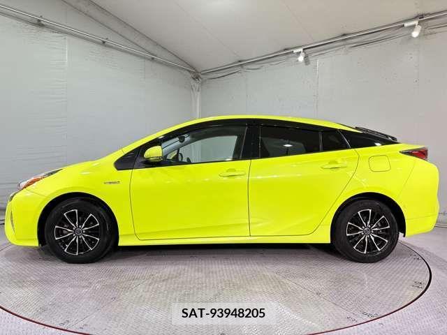 Toyota PRIUS 2016-12 236091-11
