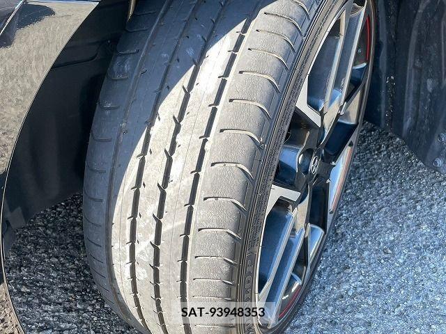Toyota PRIUS PHV 2019-05 282561-5
