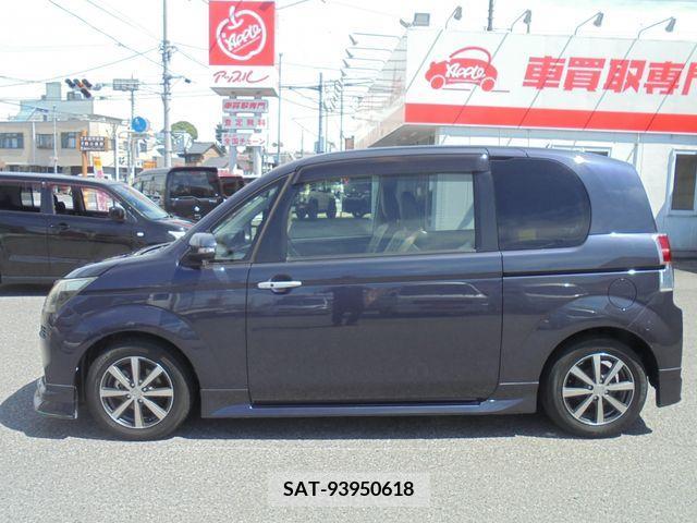 Toyota SPADE 2013-03 313690-8