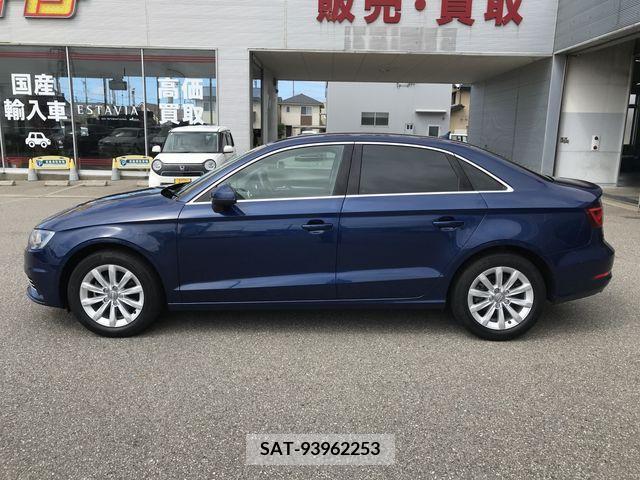 Audi A3 SEDAN 2015-07 338517-6