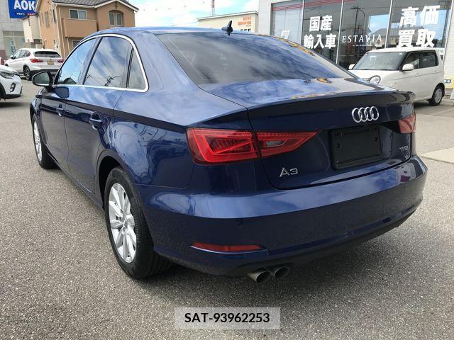 Audi A3 SEDAN 2015-07 338517-7