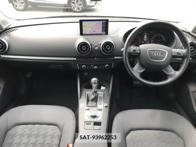 Audi A3 SEDAN 2015-07 338517-1