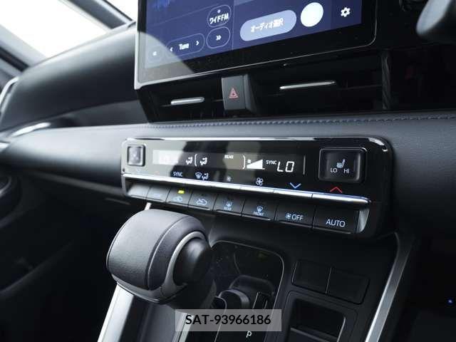 Toyota VOXY 2023-10 339835-15