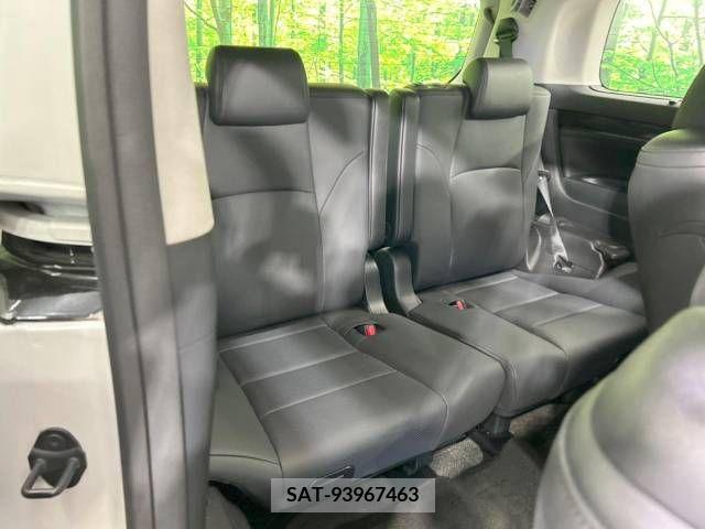 Toyota ALPHARD 2021-03 215364-11