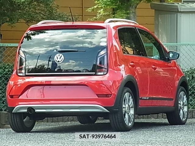 VolksWagen UP! 2017-06 243444-23