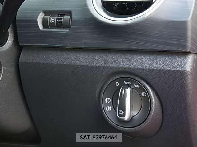 VolksWagen UP! 2017-06 243444-12