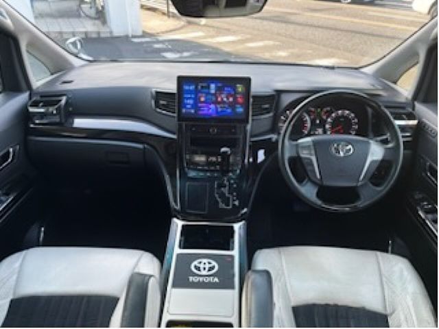 Toyota VELLFIRE 2011-09 182847-1