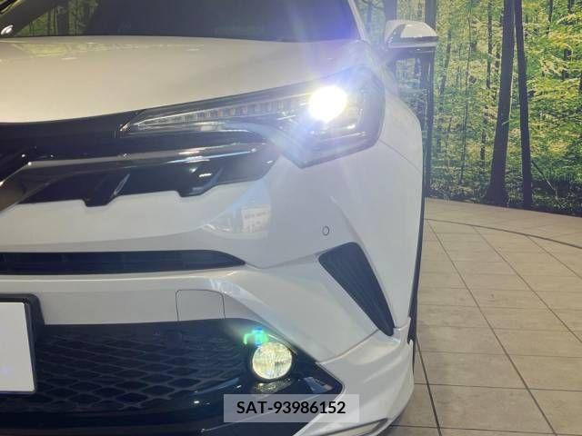 Toyota C-HR 2017-03 210301-12