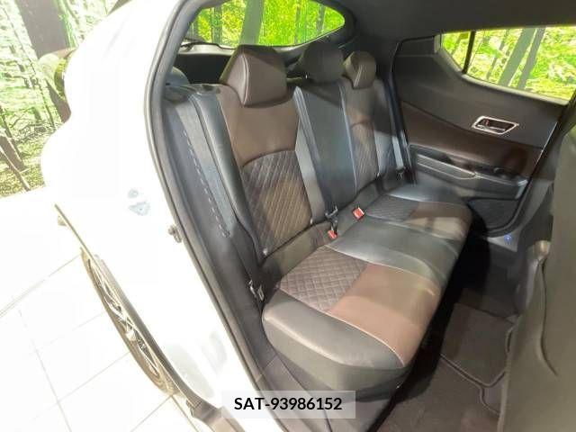 Toyota C-HR 2017-03 210301-9